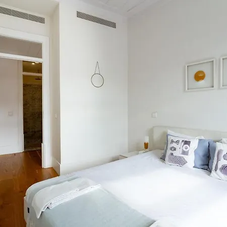 The Restauradores Collection Regal Daire